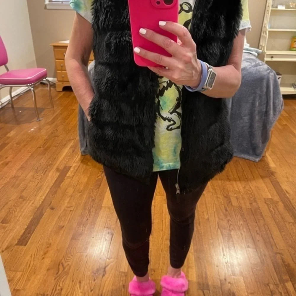 Michael‎ Kors faux fur hooded black vest - Picture 4 of 5